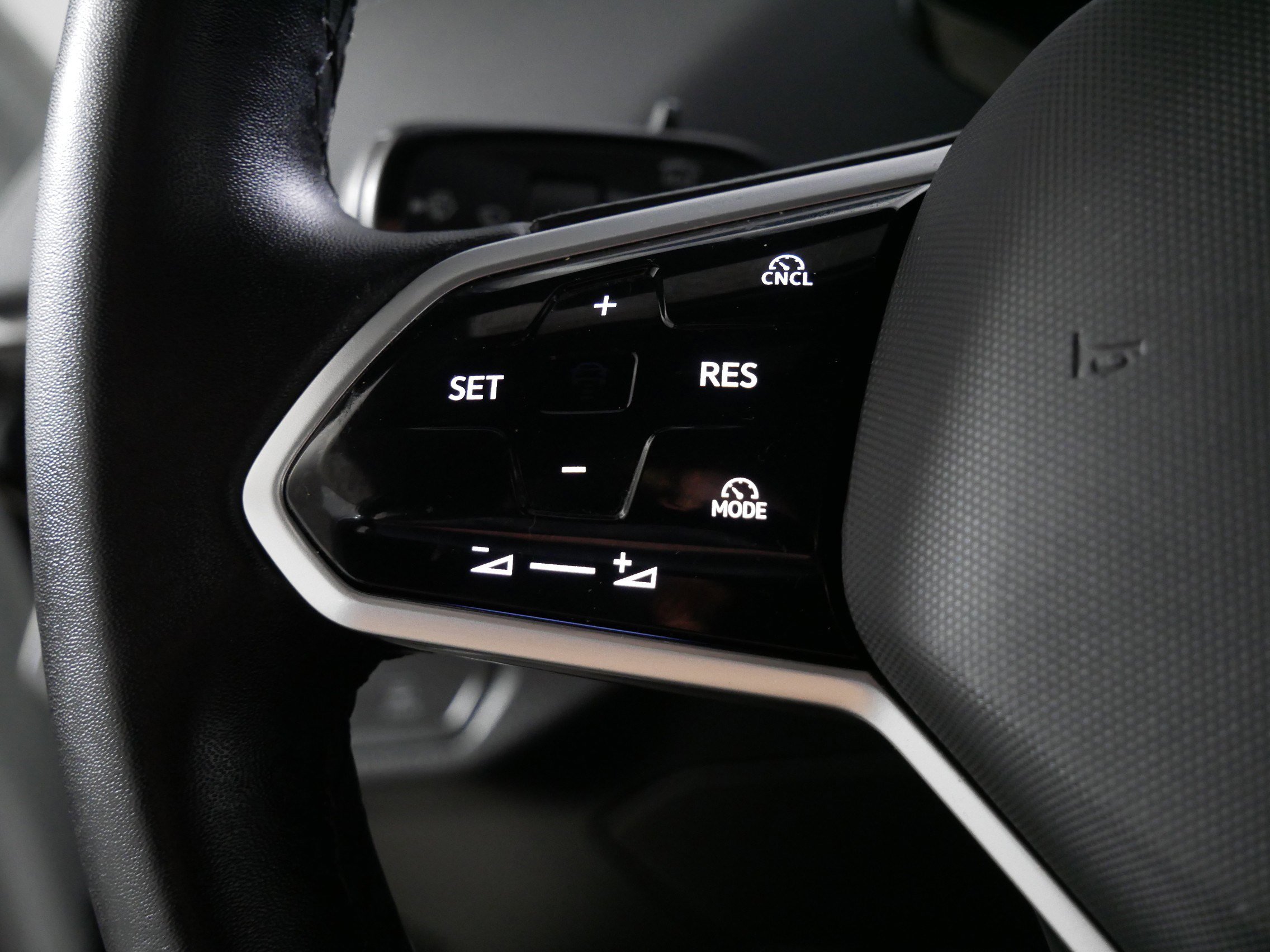 Used 2024 Volkswagen ID.4 Pro S image 27