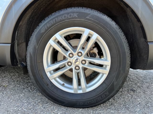 Used 2023 Ford Explorer XLT w/ Equipment Group 202A AWD/4WD image 14