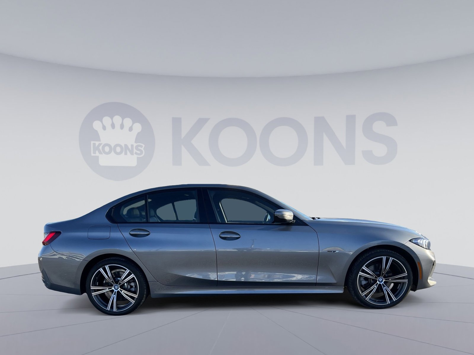 Used 2023 BMW 330e xDrive w/ Premium Package image 8