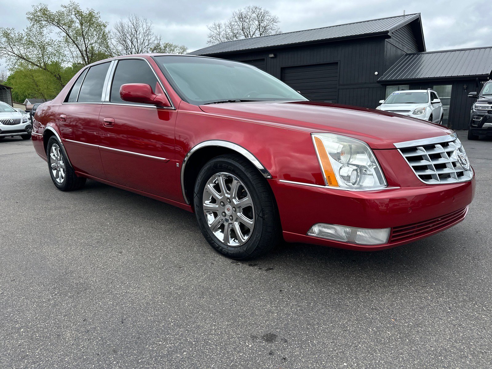 Used 2009 Cadillac DTS w/ Sun And Sound Package FWD image 1