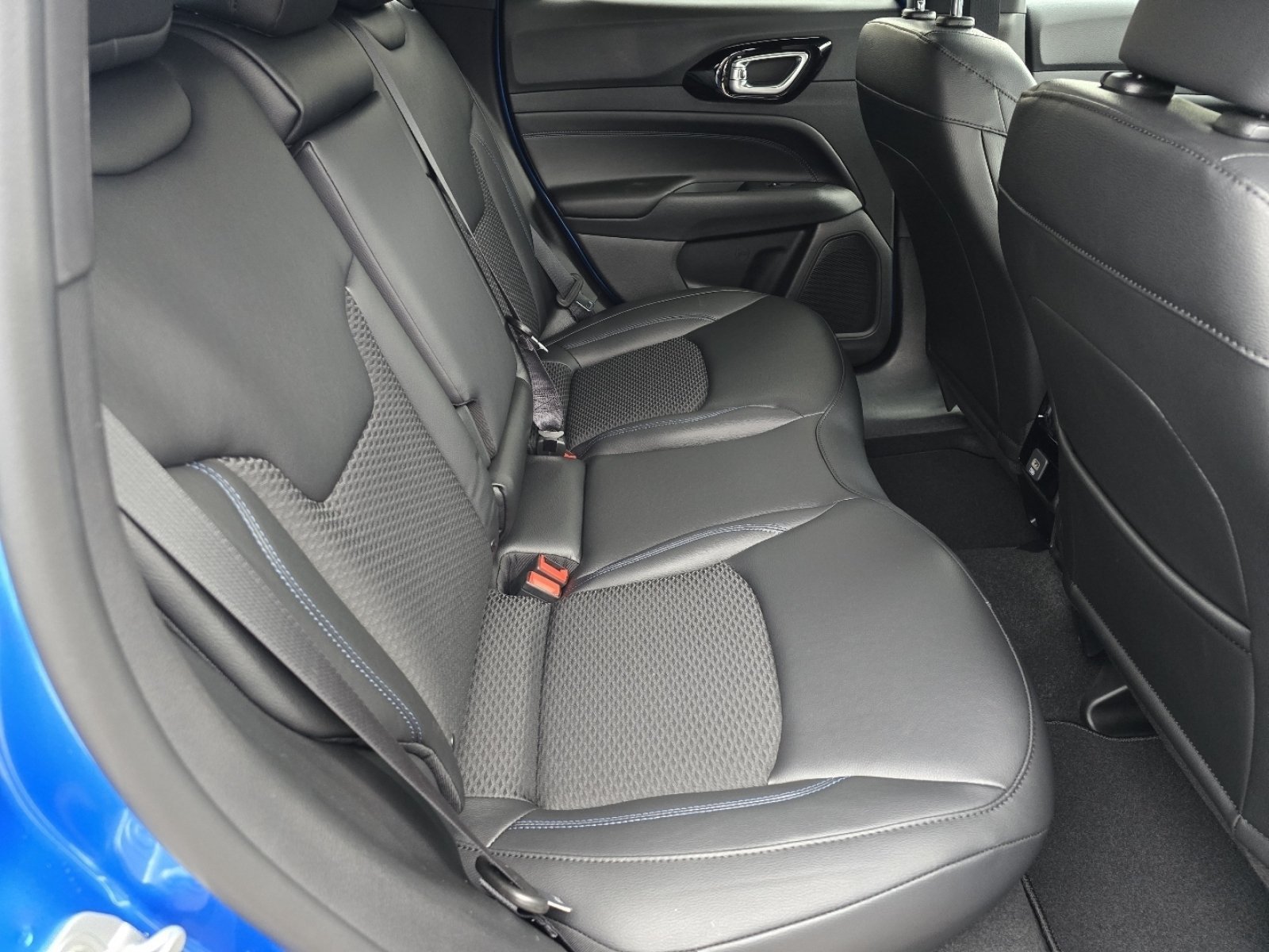 New 2026 Jeep Compass Latitude AWD/4WD image 12