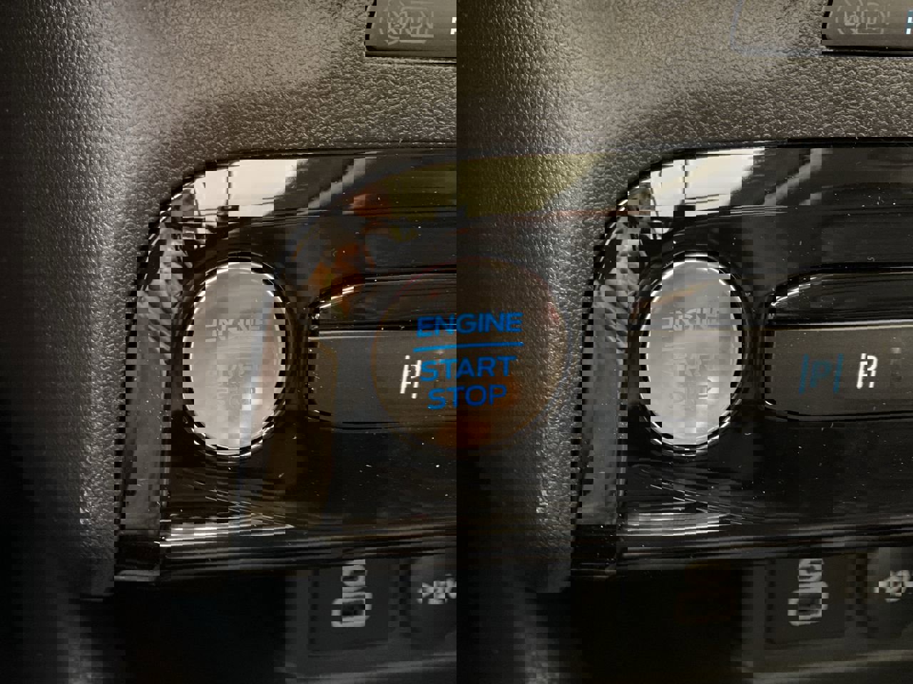 New 2024 Ford Escape SE w/ PHEV Premium Package image 20