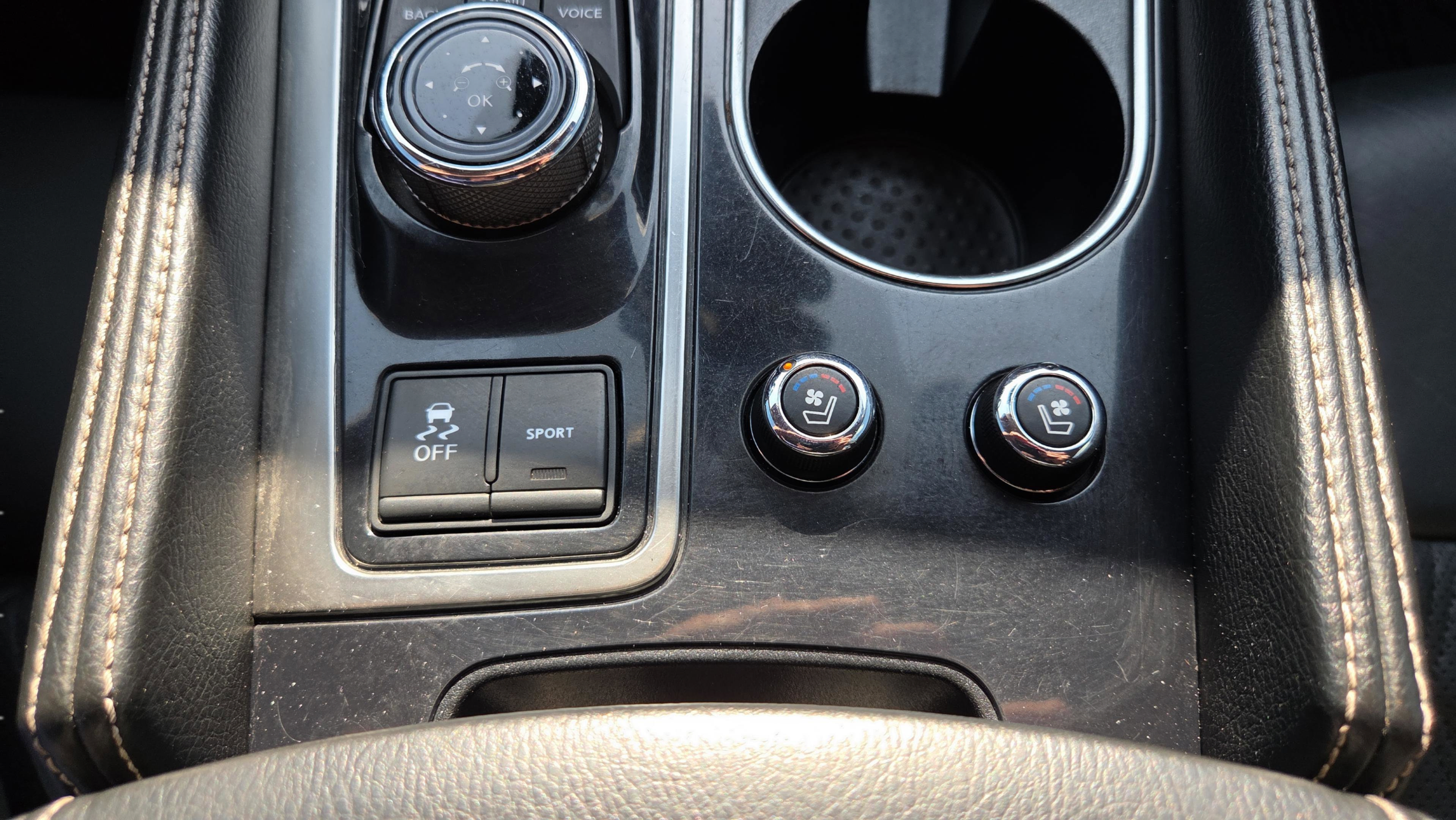 Used 2023 Nissan Maxima Platinum w/ Sport Mat Group FWD image 28