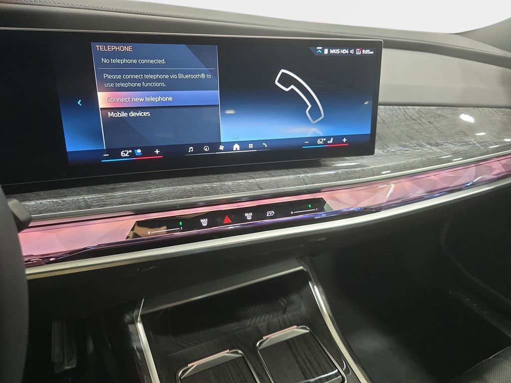 Used 2025 BMW i7 eDrive50 w/ M Sport Package image 17