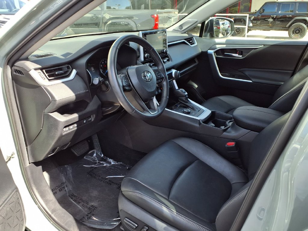 Certified 2021 Toyota RAV4 XLE Premium AWD/4WD image 16