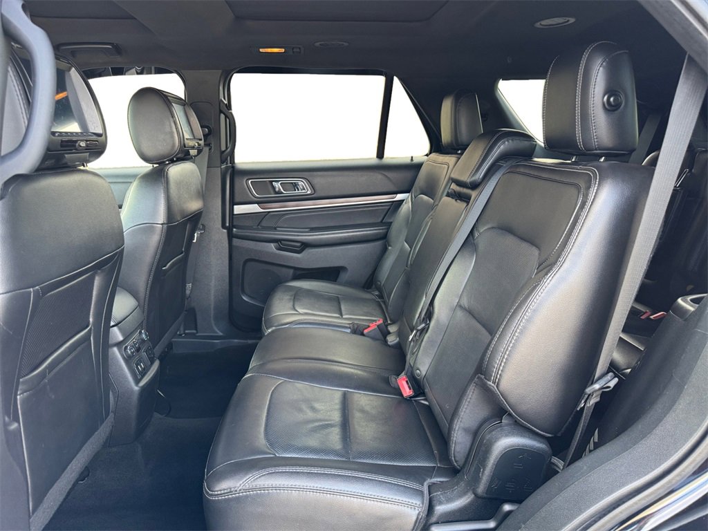 Used 2018 Ford Explorer Limited image 19