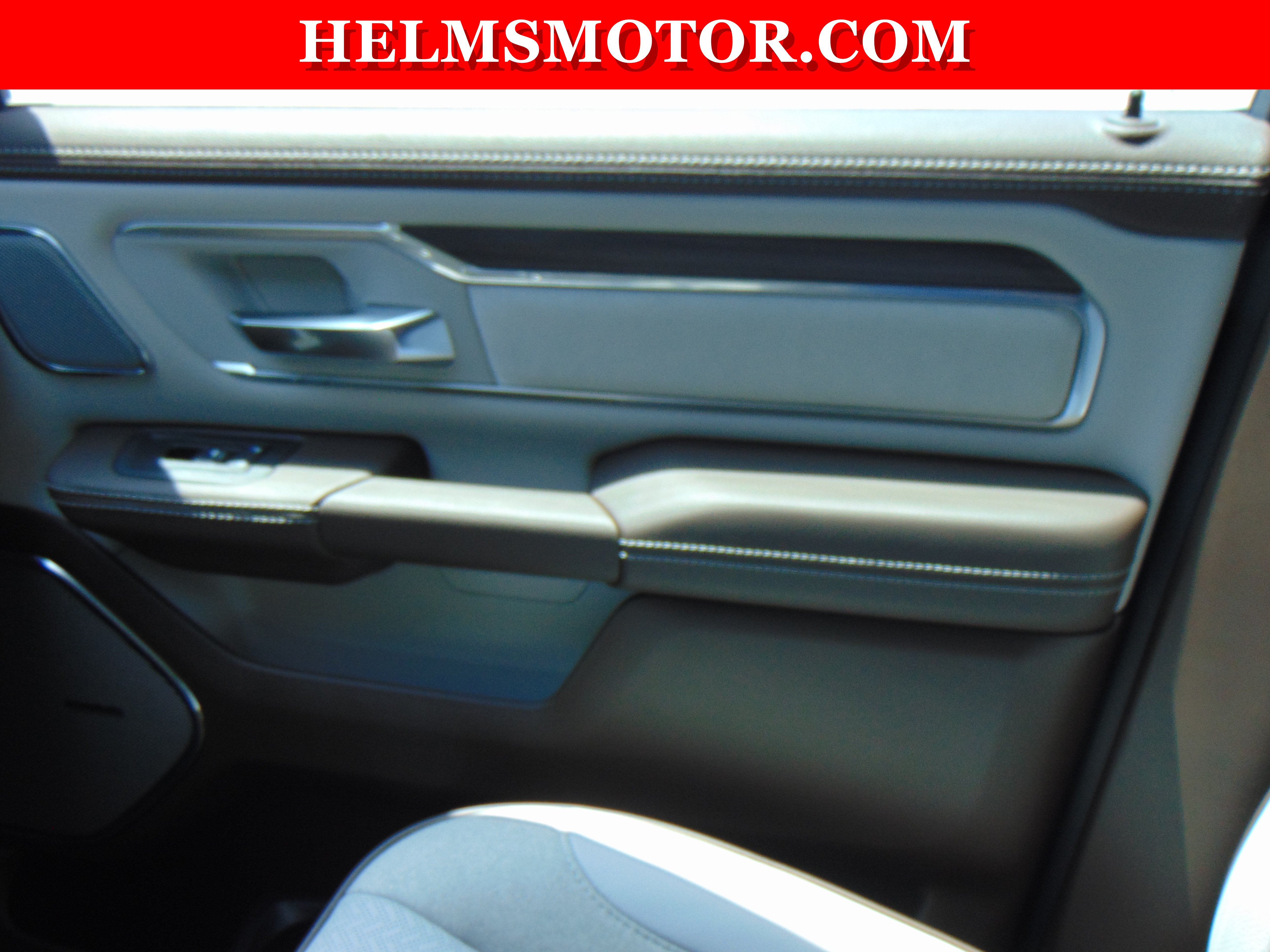 New 2026 RAM 1500 Laramie AWD/4WD image 43