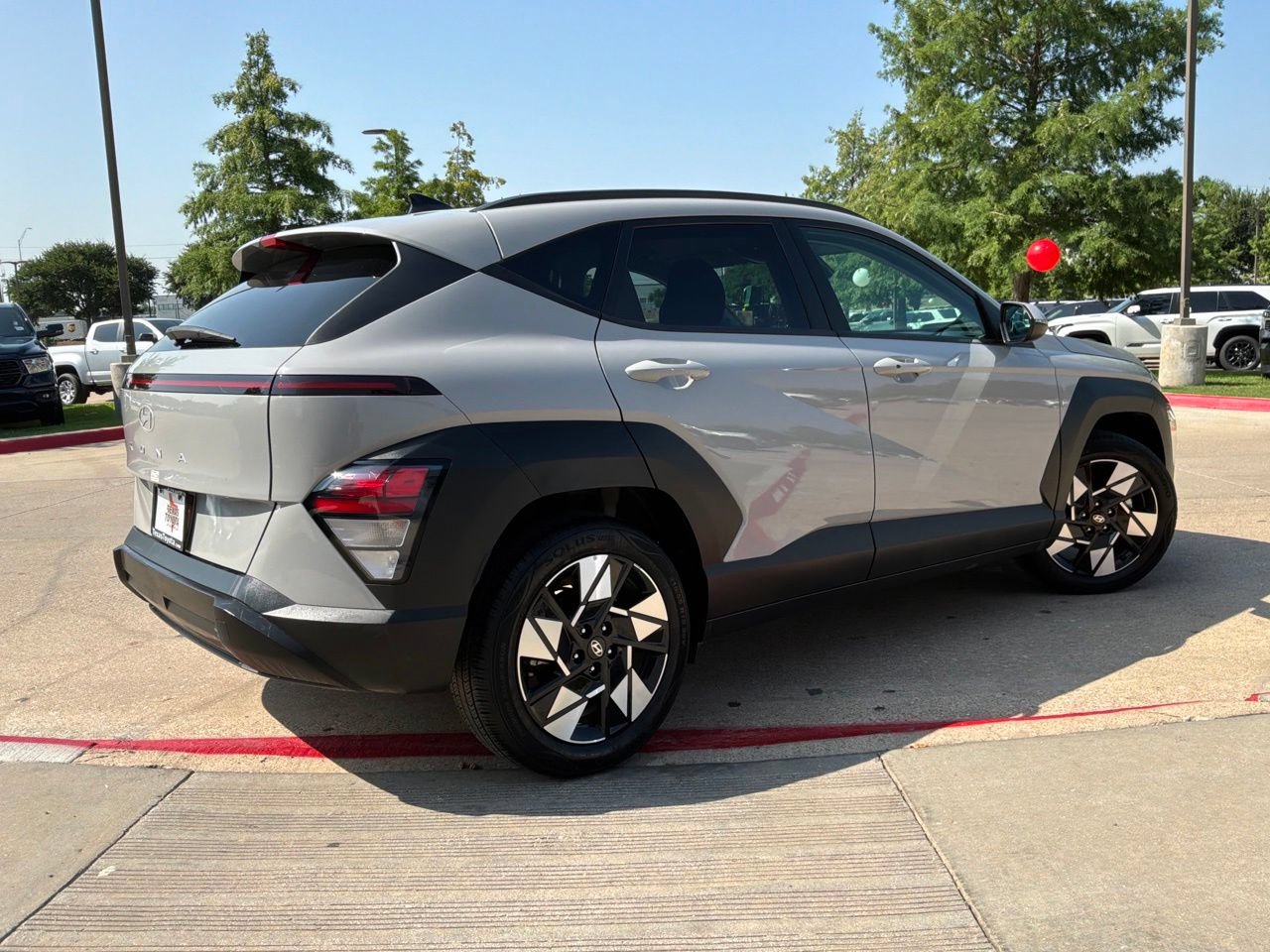 Used 2025 Hyundai Kona SEL FWD image 6