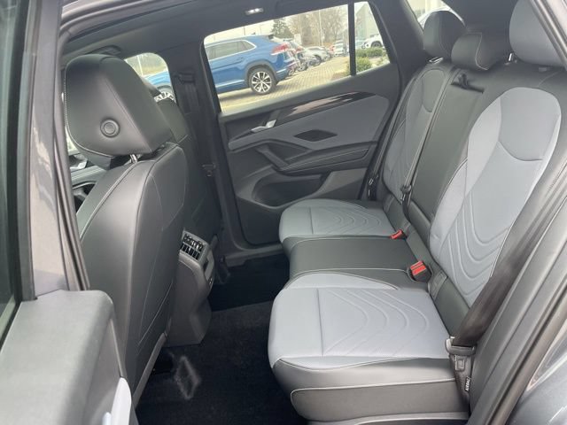 New 2026 Volkswagen Tiguan SE R-Line FWD image 24