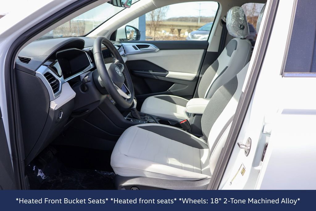 New 2025 Volkswagen Taos SE image 6