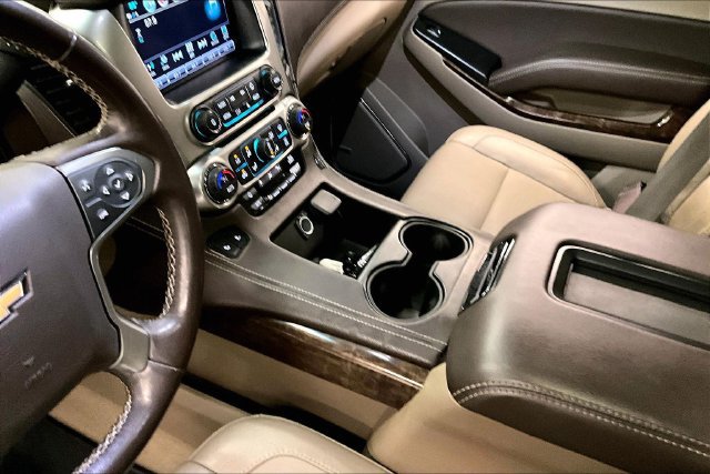 Used 2019 Chevrolet Tahoe LT w/ LT Signature Package AWD/4WD image 17