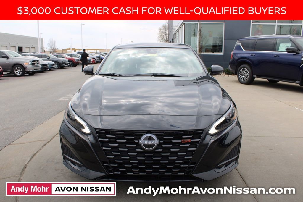 New 2026 Nissan Altima 2.5 SR w/ SR Premium Package FWD image 2