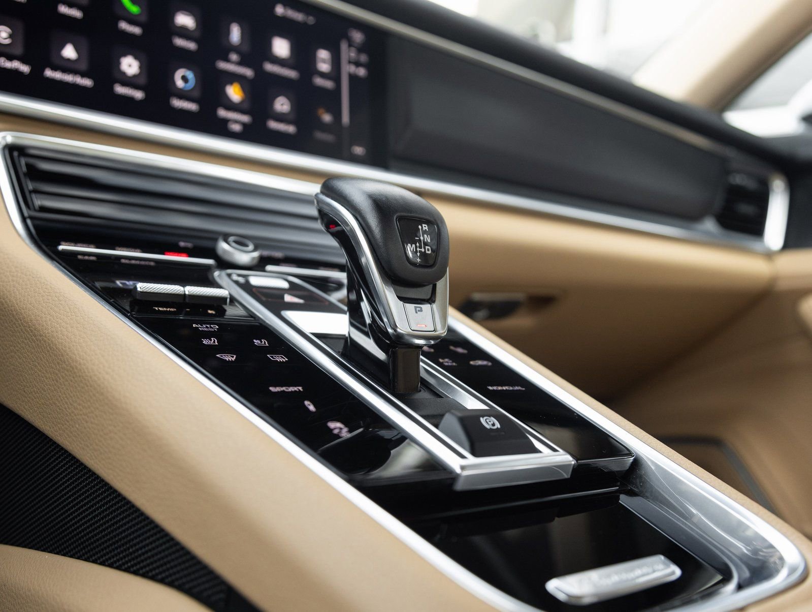 Certified 2023 Porsche Panamera 4 Platinum Edition image 27