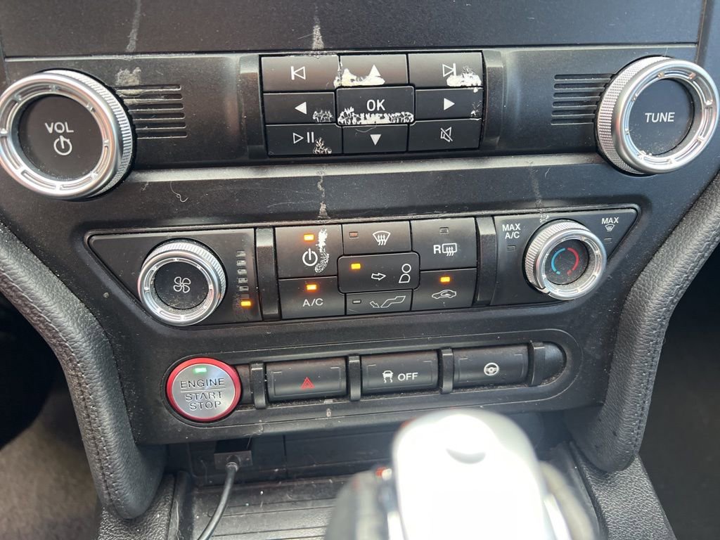 Used 2019 Ford Mustang Coupe image 3