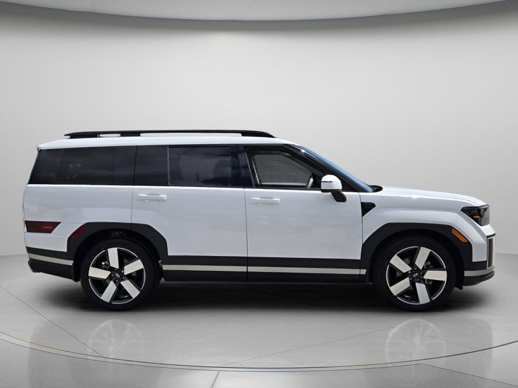 Used 2024 Hyundai Santa Fe Limited FWD image 4