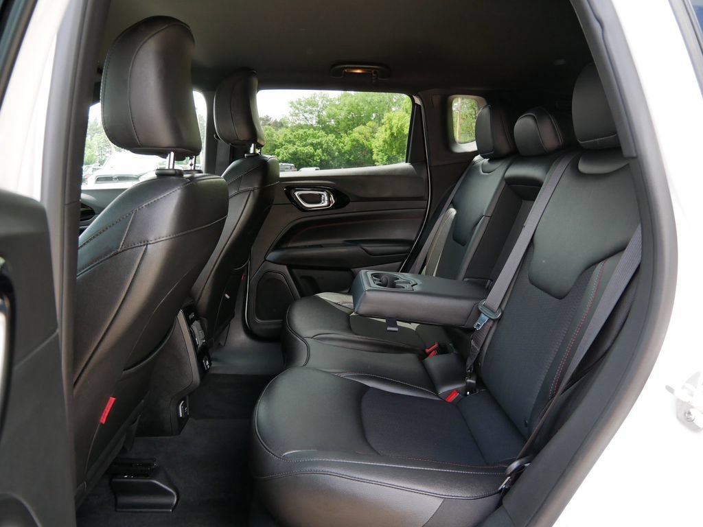 Used 2024 Jeep Compass Trailhawk AWD/4WD image 11