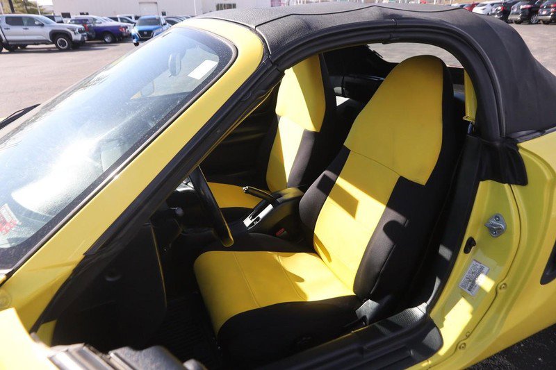 Used 2000 Toyota MR2 image 8