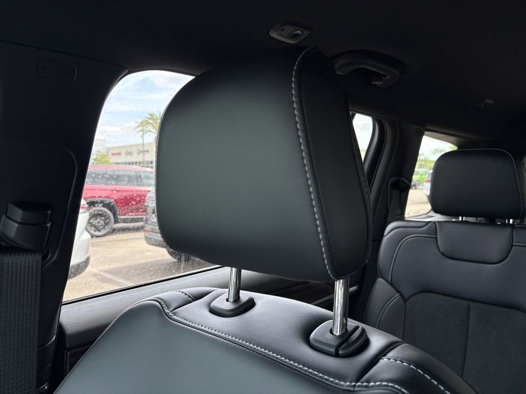 New 2026 Jeep Grand Cherokee L 2WD image 11