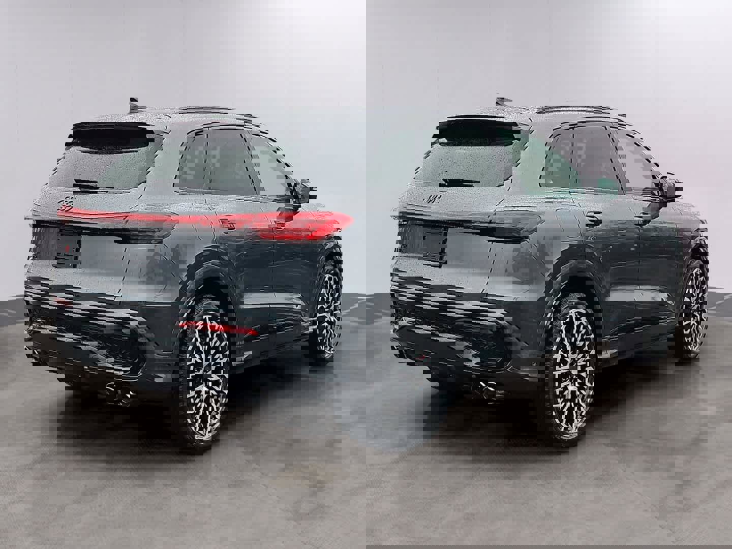 New 2026 Audi SQ5 Premium Plus image 4