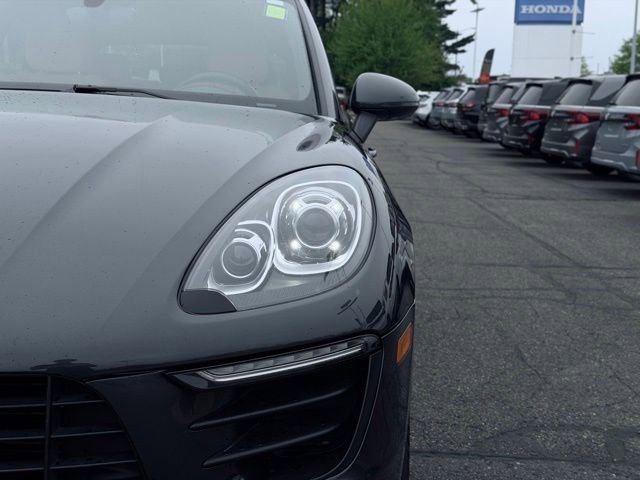 Used 2017 Porsche Macan AWD/4WD image 3