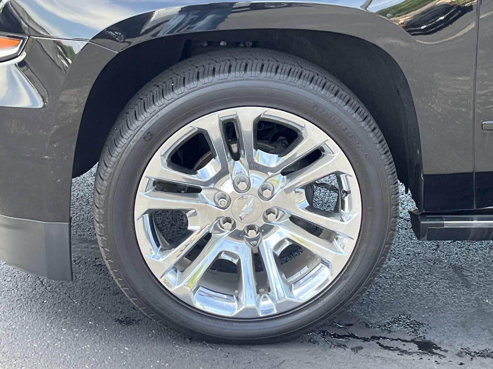 Used 2020 Chevrolet Suburban Premier w/ Premier Plus Edition AWD/4WD image 12