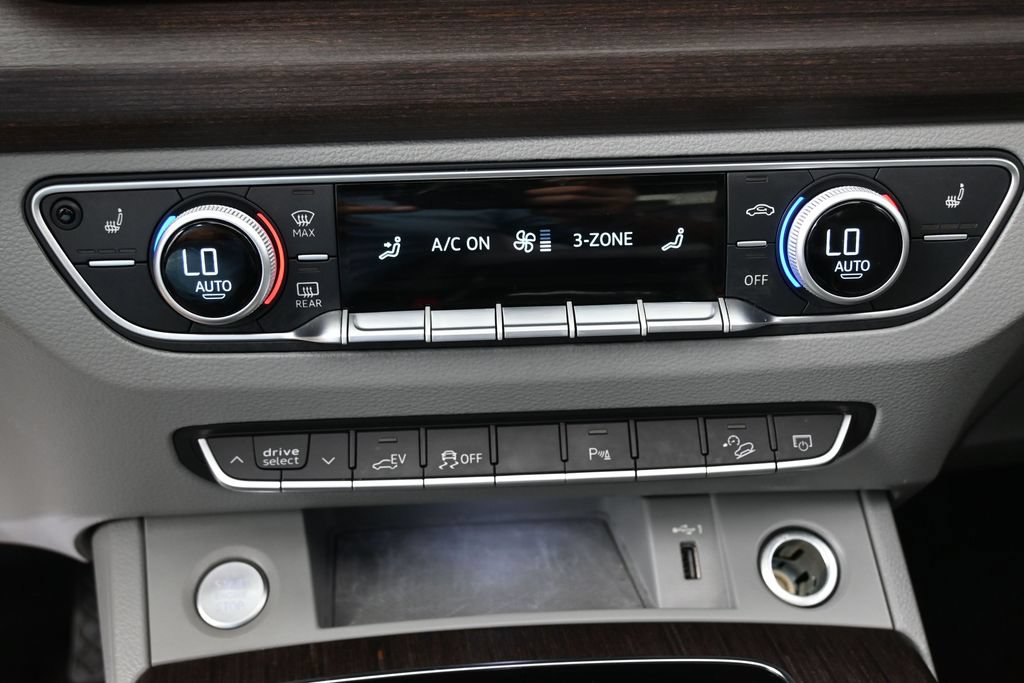Used 2022 Audi Q5 e Premium w/ Convenience Package AWD/4WD image 32