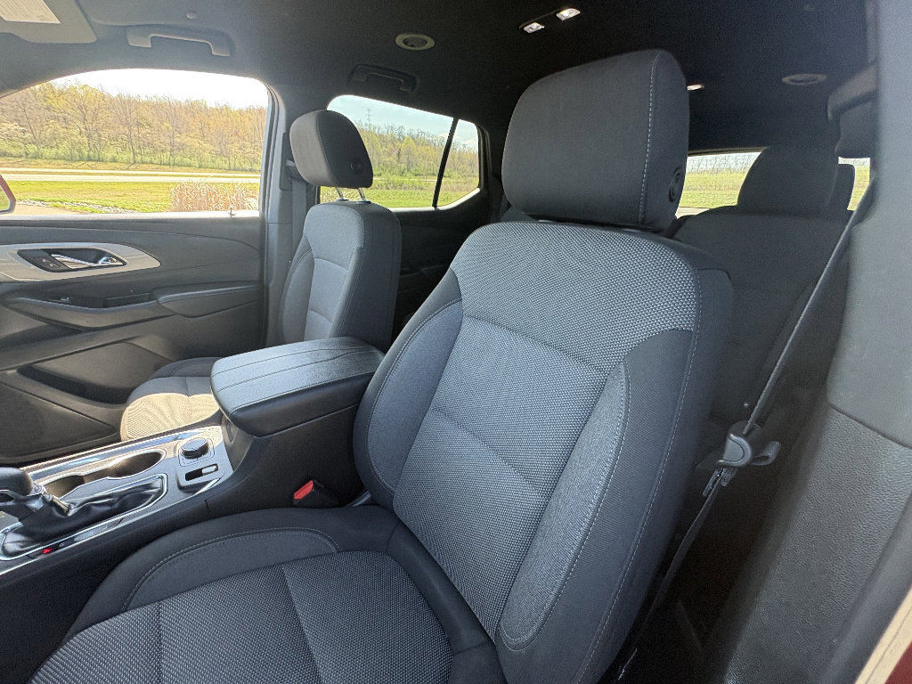 Used 2023 Chevrolet Traverse LT AWD/4WD image 33