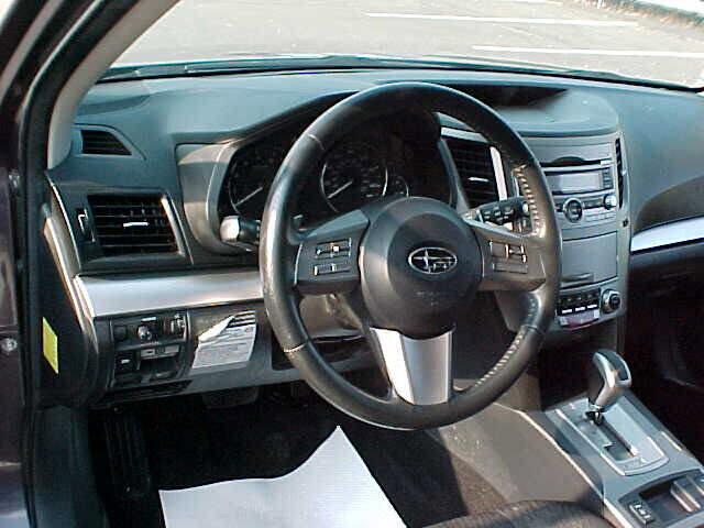 Used 2011 Subaru Outback 2.5i Premium w/ All-Weather Pkg image 19