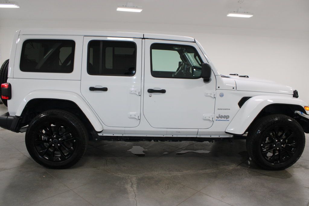 Used 2024 Jeep Wrangler Unlimited Sahara AWD/4WD image 11