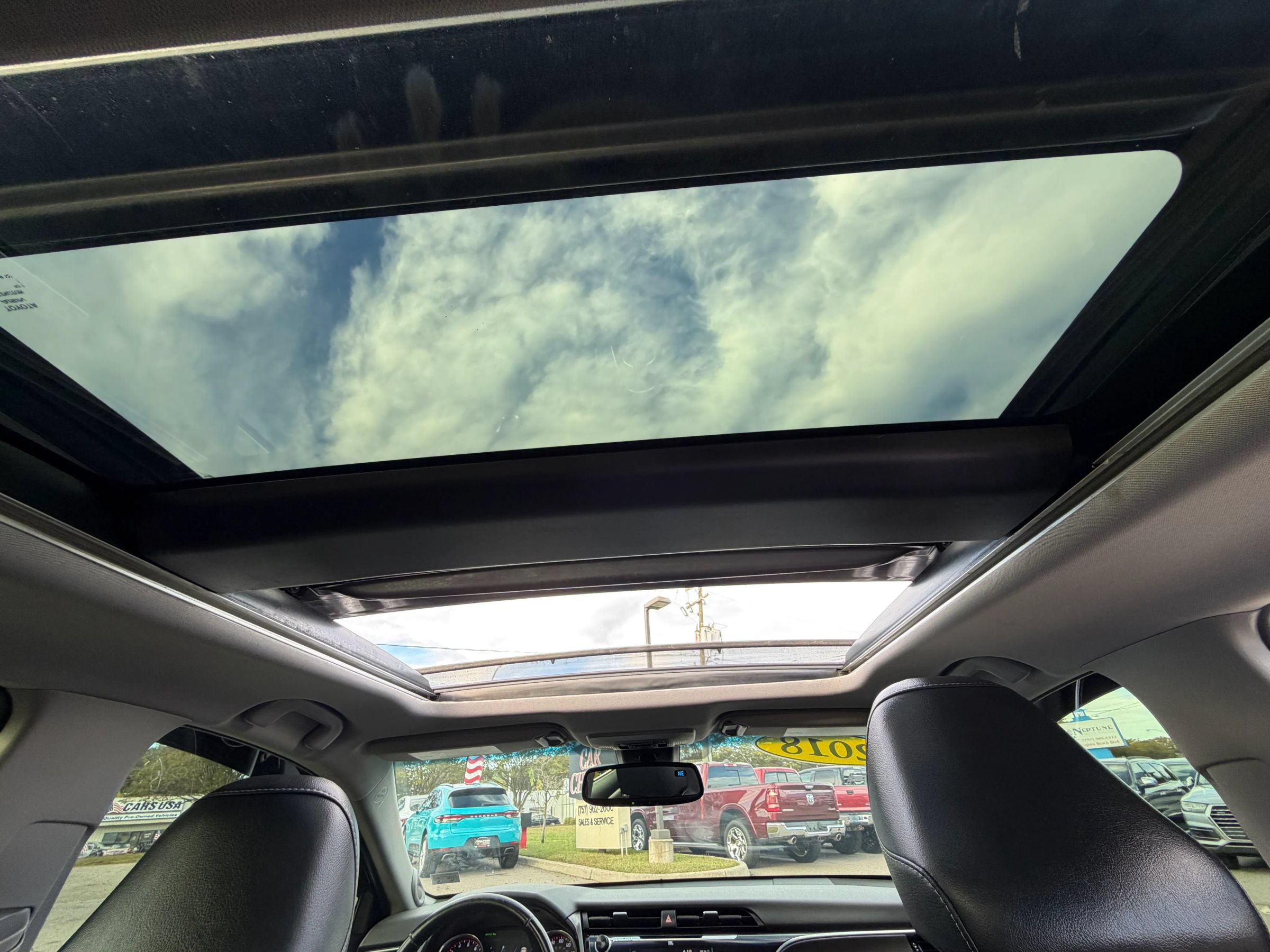 Used 2018 Toyota Camry XSE FWD image 20
