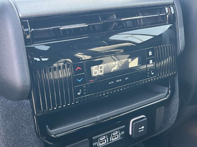 New 2026 Jeep Grand Wagoneer Limited AWD/4WD image 18