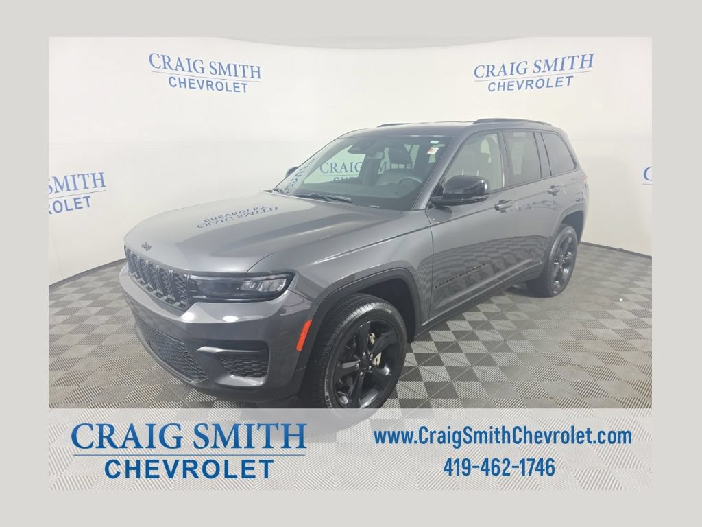 Used 2023 Jeep Grand Cherokee Altitude AWD/4WD image 1