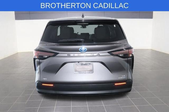 Used 2024 Toyota Sienna LE AWD/4WD image 4