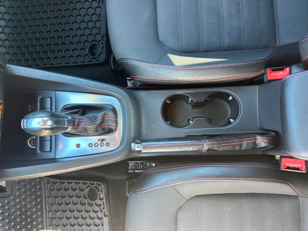 Used 2012 Volkswagen Jetta GLI FWD image 30