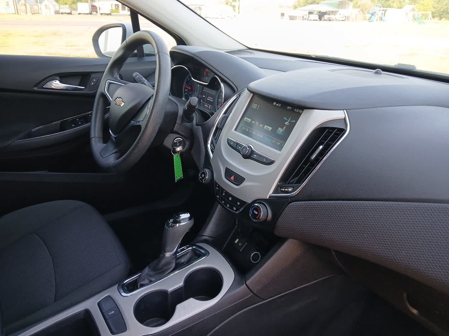 Used 2017 Chevrolet Cruze LS FWD image 42