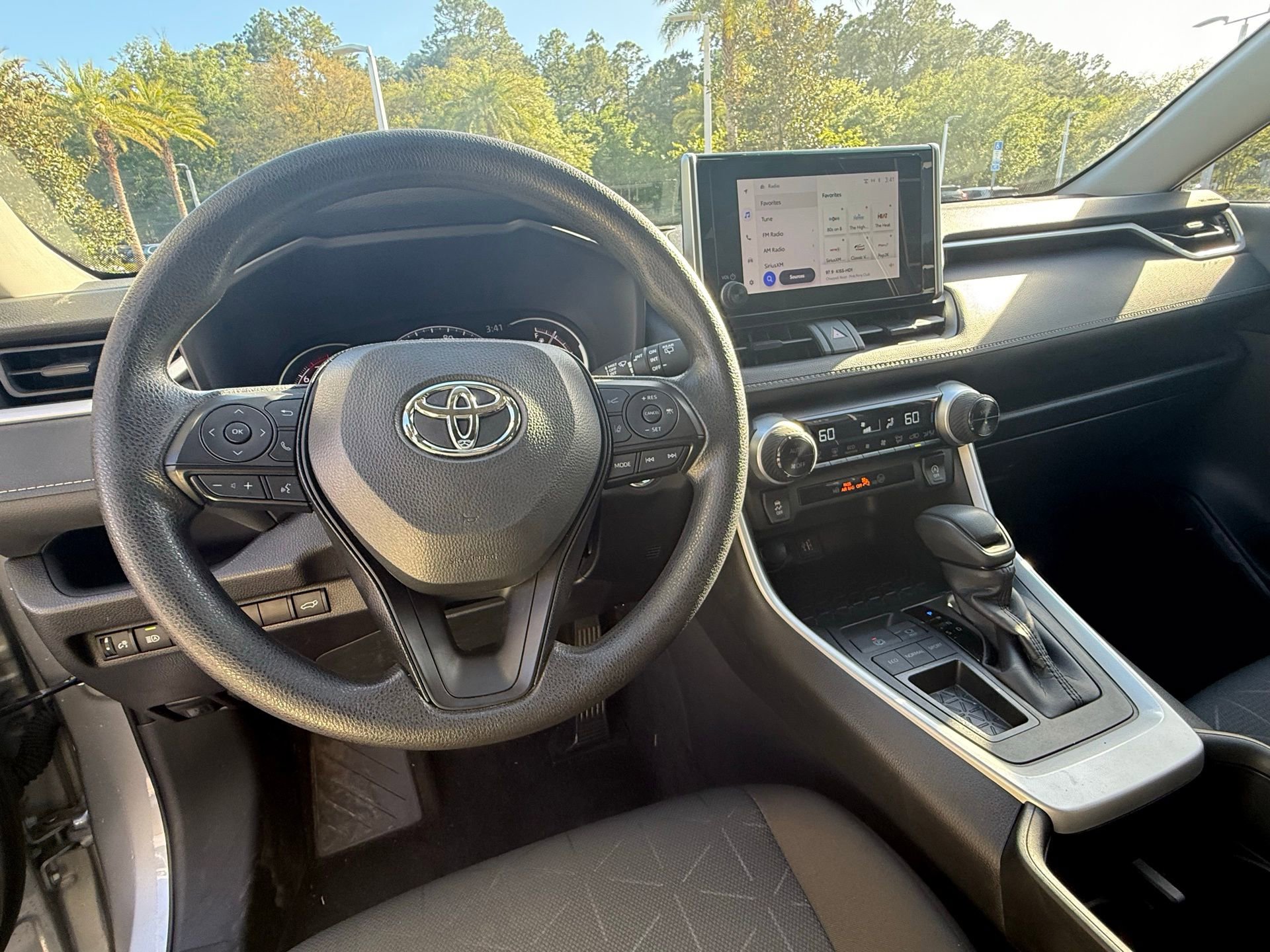 Used 2025 Toyota RAV4 XLE w/ Convenience Package image 32