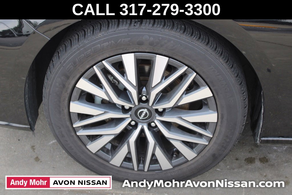Used 2025 Nissan Altima 2.5 SV FWD image 11
