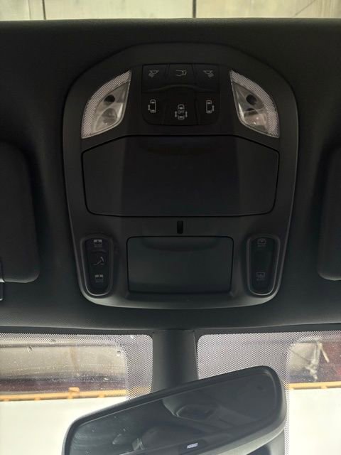 Certified 2025 Chrysler Pacifica Limited image 19