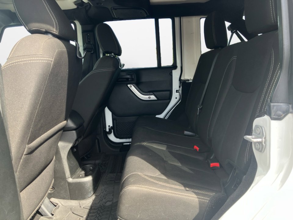 Used 2017 Jeep Wrangler Unlimited Sahara w/ Connectivity Group image 16