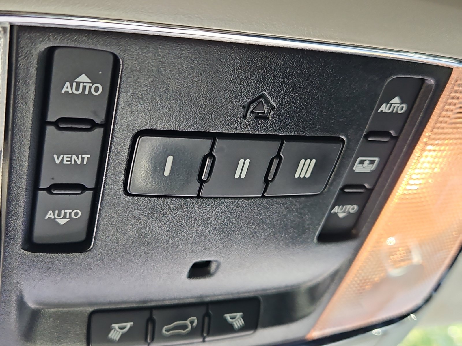 Used 2019 Jeep Grand Cherokee Summit AWD/4WD image 24