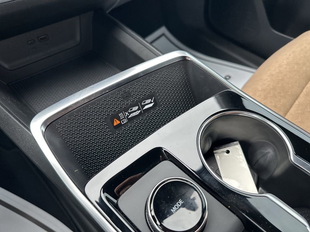 New 2025 Chevrolet Equinox ACTIV w/ Safety and Technology Package image 20