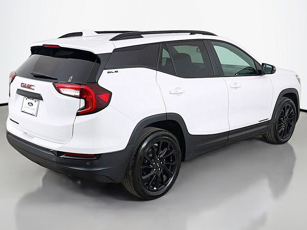 Used 2023 GMC Terrain SLE w/ Driver Convenience Package image 8