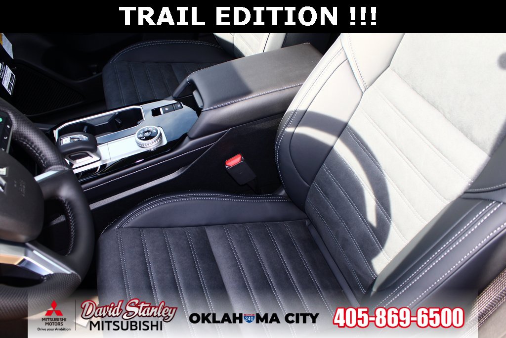 New 2026 Mitsubishi Outlander Trail Edition image 4