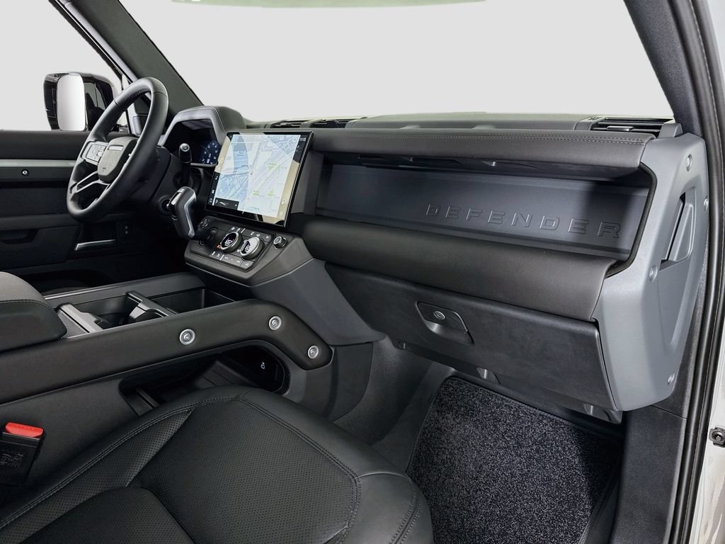 Used 2026 Land Rover Defender 110 X-Dynamic SE AWD/4WD image 13