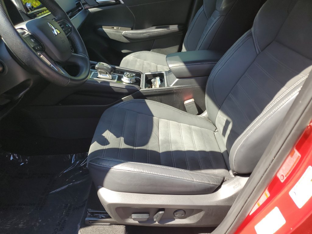 Used 2023 Mitsubishi Outlander SE Black Edition FWD image 20