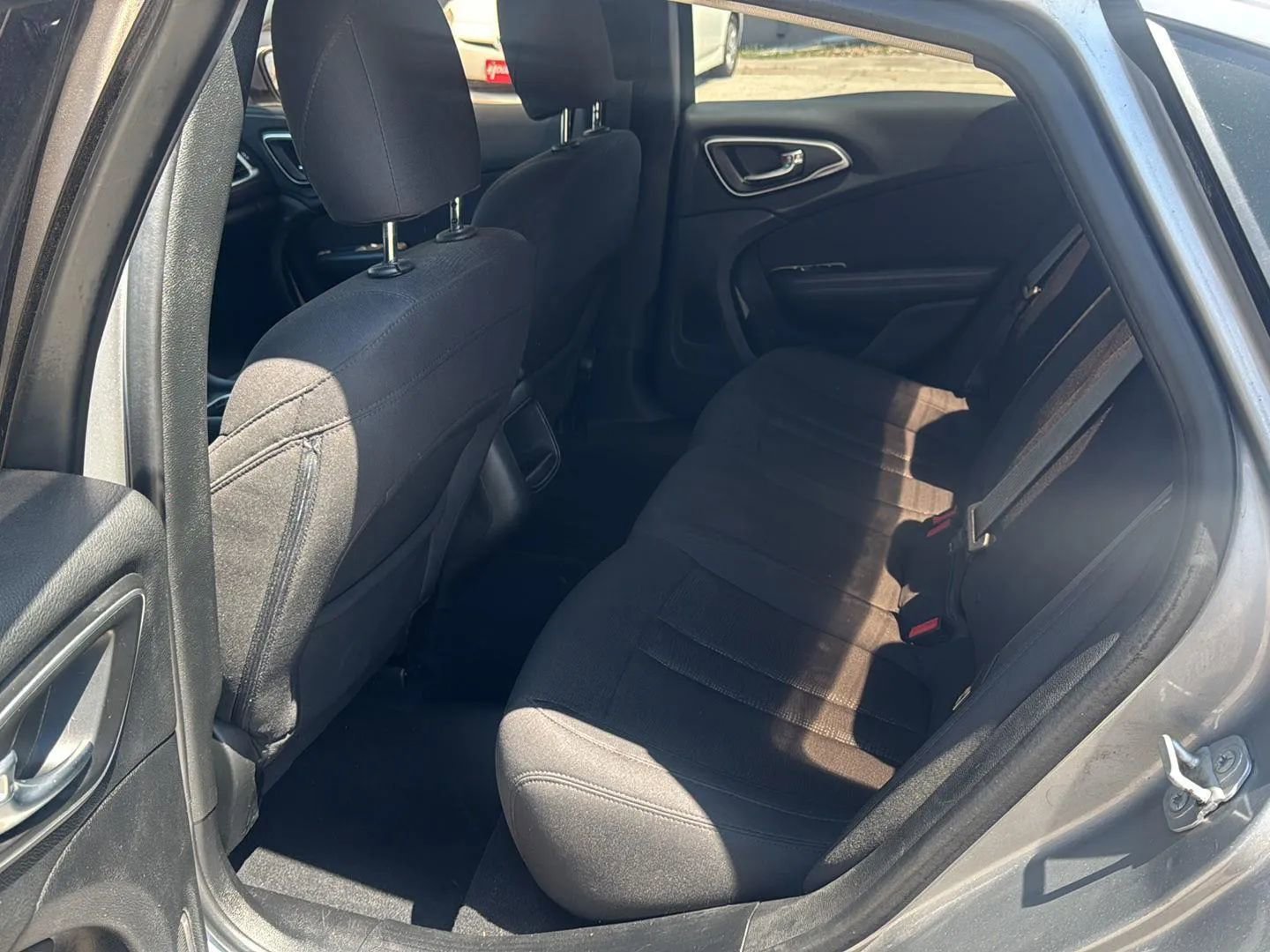 Used 2015 Chrysler 200 Limited w/ Convenience Group image 18