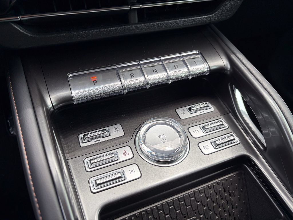 New 2026 Lincoln Nautilus Reserve AWD/4WD image 35