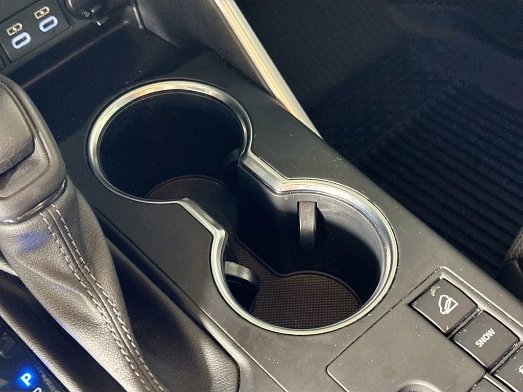 Used 2023 Toyota Highlander L image 15