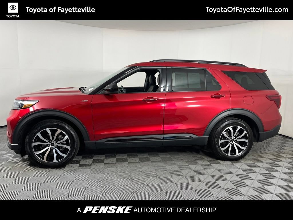 Used 2023 Ford Explorer ST-Line w/ Class IV Trailer Tow Package RWD image 15
