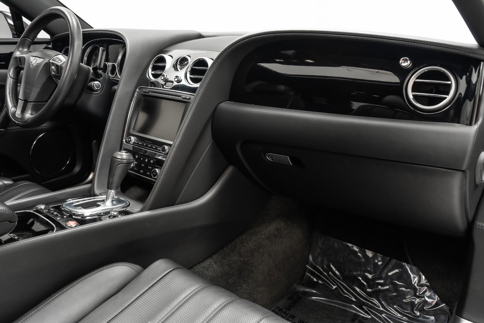 Used 2015 Bentley Flying Spur W12 image 14